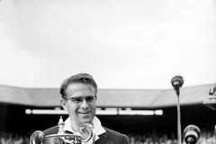 Jaroslav Drobný, vítěz Wimbledonu 1954