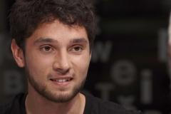 Mistr Česka v autostopu: Řidiči si mysleli, že jsem migrant. Holka je dobrý element