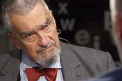 Schwarzenberg: Fiala vyhrál, Zeman to radši vzdal, vypadal by jako nerozumný dědek