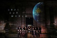 Videoprojekce a koncert u kostela v Glasgow kvůli klimatické konferenci.