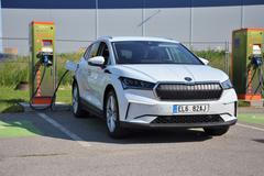 Toyota Mirai a Škoda Enyaq