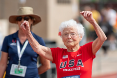 Stařenka ve 105 letech sprintuje jako zamlada. S přezdívkou Hurikán láme rekordy