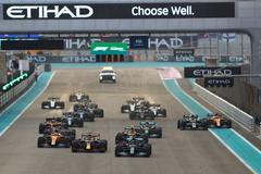 Start Velké ceny Abú Zabí F1 2021