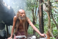 Farmář před 17 lety zaparkoval své auto v lese už tam zůstal