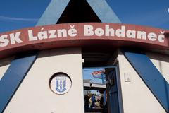 Fotbalová republika, díl sedmý: Lázně Bohdaneč