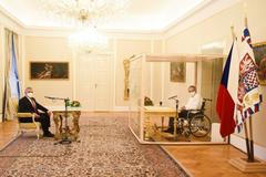 Živě: Náhradník za Michalika jednal s prezidentem. Brífink Jozefa Síkely