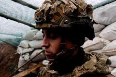 Svědectví z frontové linie na Ukrajině. Vojáci tam slyší výstřely, připravují se útok