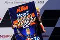 Pedro Acosta na KTM slaví ve Velké ceně Algarve titul mistra světa Moto3 v sezoně 2021