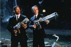 To jen v New Yorku prší Černoši. Muži v černém museli totálně předělat závěrečnou scénu