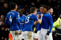 15. kolo anglické fotbalové ligy 2021/22, Everton - Arsenal: Radost fotbalistů Evertonu