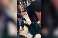 Bitka v zákulisí galavečeru UFC. Poprali se tu jako dva malí předškoláci