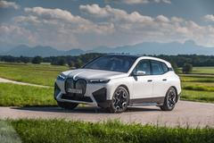 BMW iX