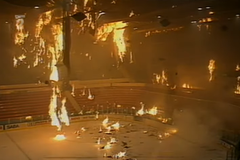 Hořící zimní stadion v Plzni v roce 1992