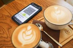 Ilustrační foto - koronavirus, covid-19, QR kód, aplikace Tečka, kontrola, lockdown, pandemie, kavárna, kafe