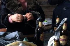 Ukrajinci si na obranu sami připravují molotovovy koktejly