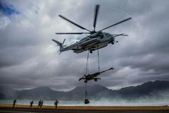 Houfnice, vrtulník, USA