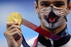Swimming - Men's 200m Backstroke - Medal Ceremony