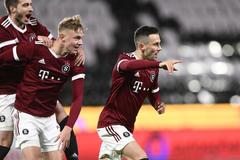 Jakub Pešek slaví branku v pohárovém derby se Slavií