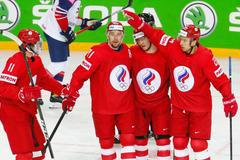 Rusové slaví gól v zápase Británie - Rusko na MS 2021