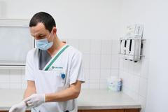 zdravotník, covid, nemocnice, koronavirus, německo