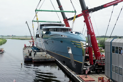 Ruský oligarcha přišel o luxusní superjachtu. Zabavila ji britská policie