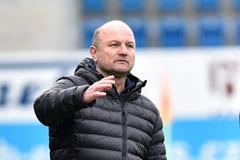 Trenér Mladé Boleslavi Pavel Hoftych při zápase proti Slovácku