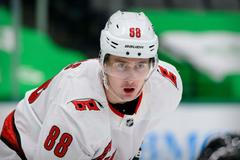 Martin Nečas v dresu Caroliny NHL hokej