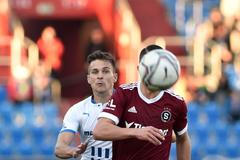 Jakub Pokorný a Adam Hložek v zápase 13. kola F:L Baník - Sparta