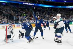 Joel Armia slaví finskou trefu v semifinále MS 2022 Finsko - USA