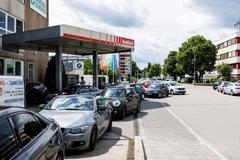 Auta, benzinová pumpa, ilustrační foto.