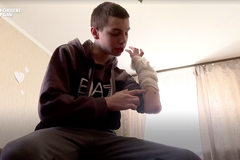 "Rus mi zastřelil tátu před očima, pak zamířil na mě." Ukrajinský školák popsal hrůzný zážitek