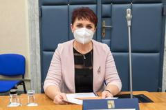 Petr Fiala, první zasedání nová vláda Petra Fialy, předání, Anna Hubáčková, ministryně životního prostředí