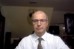 Philipp: Nechceme nikoho omezovat pro nic za nic. Karanténa přes SMS je ale hraniční