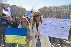 Praha, Náměstí míru, Rusové v česku protestují proti okupaci Ukrajiny