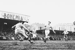 Fotogalerie / Před 90 lety byl otevřen fotbalový stadion Ďolíček klubu Bohemians 1905