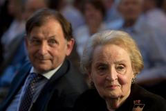 Michael Žantovský a Madeleine Albrightová.