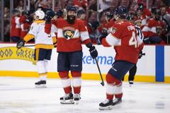 hokej, NHL 2021/2022, Florida Panthers - Nashville Predators, Radko Gudas, gól, radost