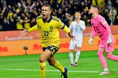 fotbal, kvalifikace MS 2022, play off, semifinále, Švédsko - Česko, Robin Quaison