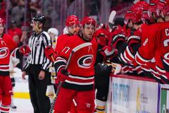 Tony DeAngelo NHL hokej Carolina Hurricanes 2021/22
