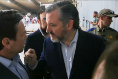 Americký senátor Cruz čelil nepříjemným otázkám zahraničních médií