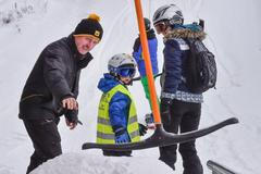 lyžování ilustrační hory lanovka vlek lyžař