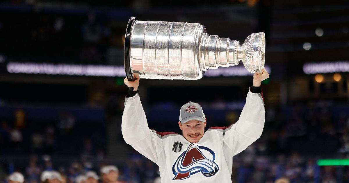 „Úplně nový svět.“ Magická platová hranice padla, NHL teď vládne Nečasův parťák