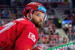 Martin Růžička v zápase Třince s Karlovými Vary v hokejové extralize 2021/22