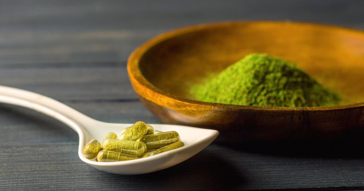 Vláda chystá zákaz prodeje kratomu na internetu, prodej až od 21 let i vyšší DPH 