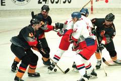 Momentka ze zápasu Německo - Česko na Světovém poháru 1996