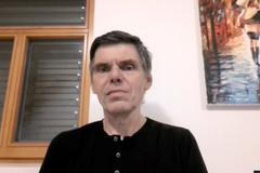 Obětí je příliš. Surovce, který zabíjí děti, přiškrcení peněz nezastaví, říká Dědek