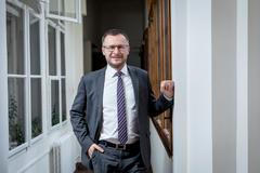 Kdyby se zdanilo víno, nemohl bych jezdit domů, svěřil se ministr Nekula