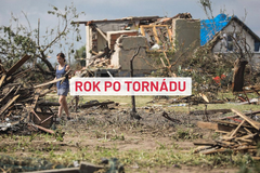 Rok po tornádu - poutak
