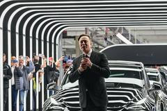 Tesla továrna Berlín otevření 2022