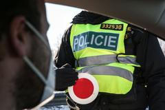Policie, policista, kontroly, policejní kontrola, dopravní hlídka, koronavirus, doprava, nouzový stav, Sokolovsko, Chebsko, Trutnovsko